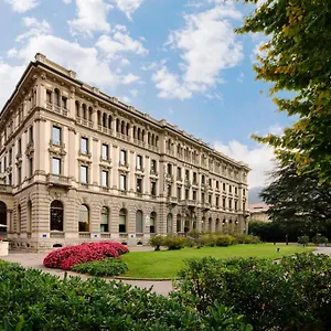 Palace Como