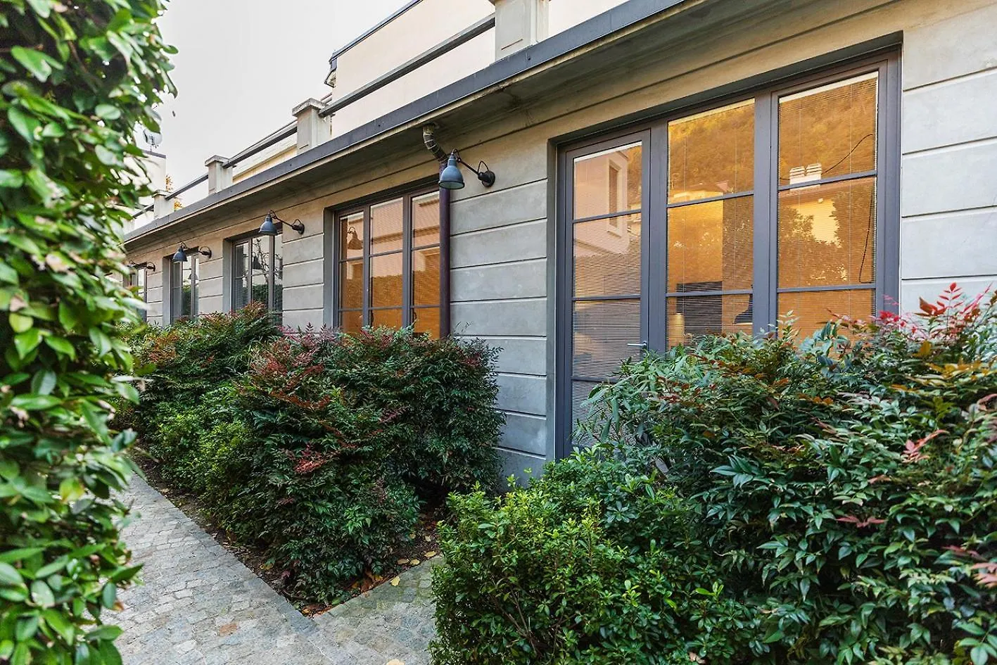 Lc Lake Como Apartments